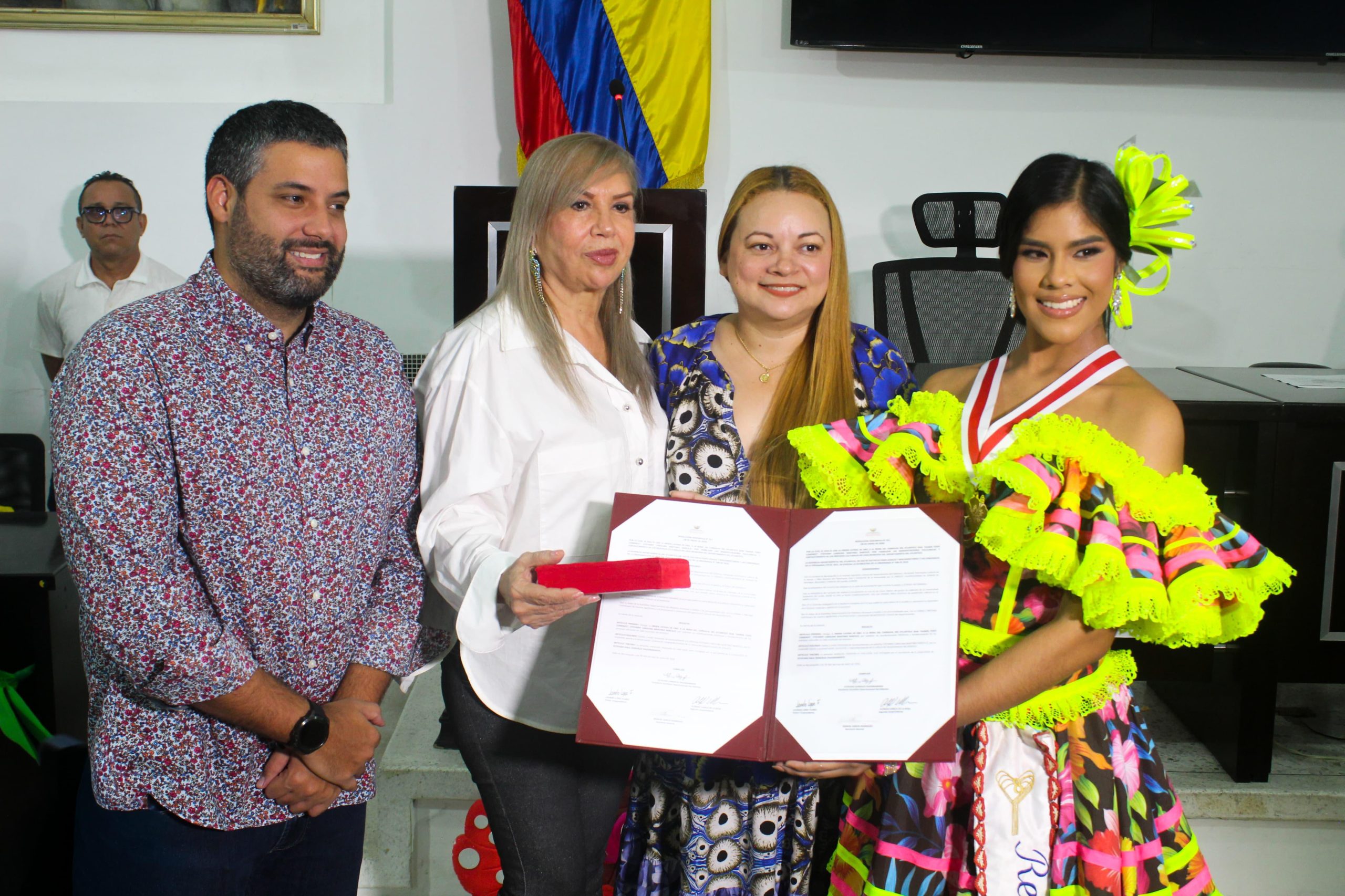 Asamblea del Atlántico exalta el liderazgo cultural de la embajadora del Carnaval 2026
