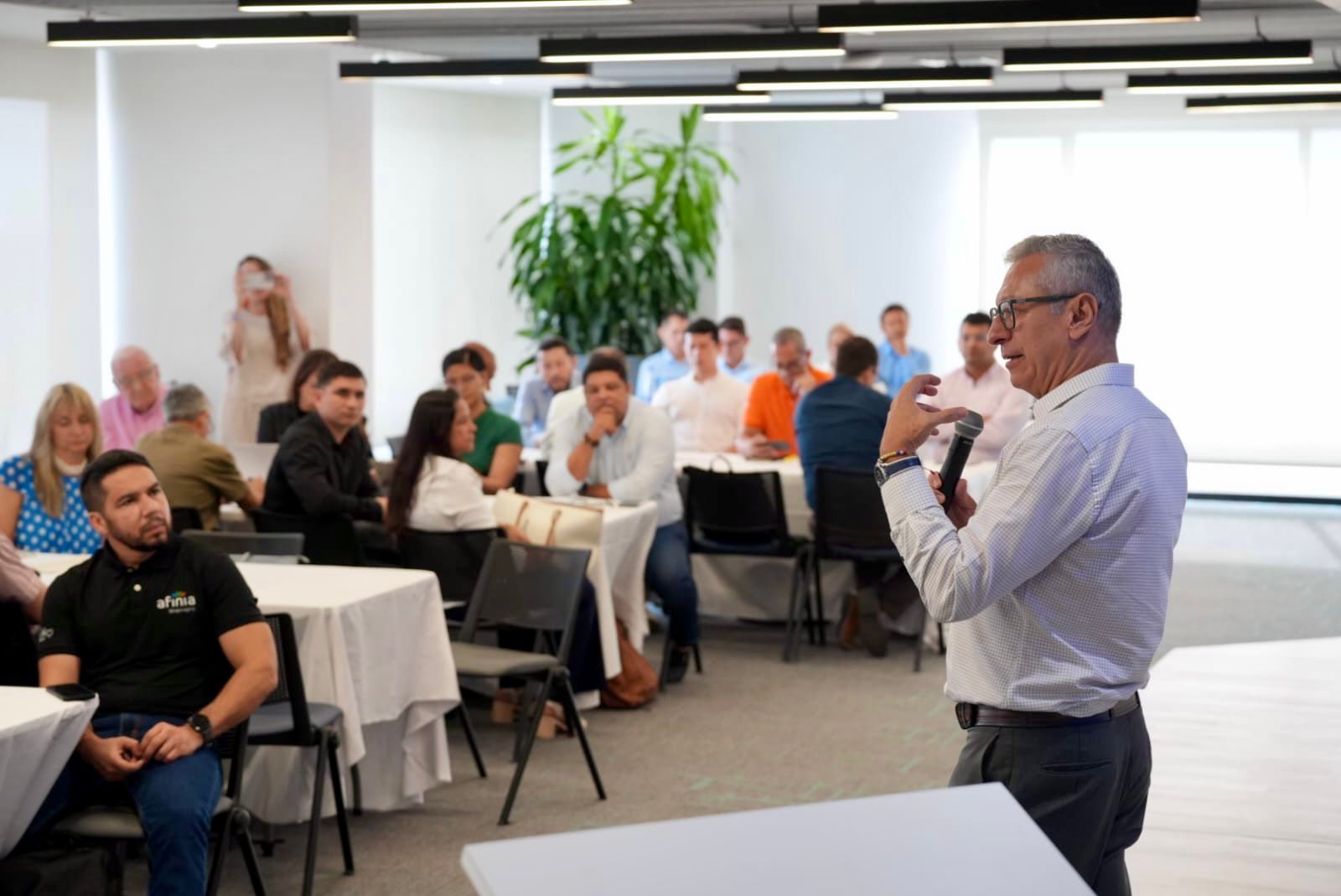 Gobernadores del Caribe lideran la construcción de un Plan Energético Regional para estabilizar el sistema eléctrico del país