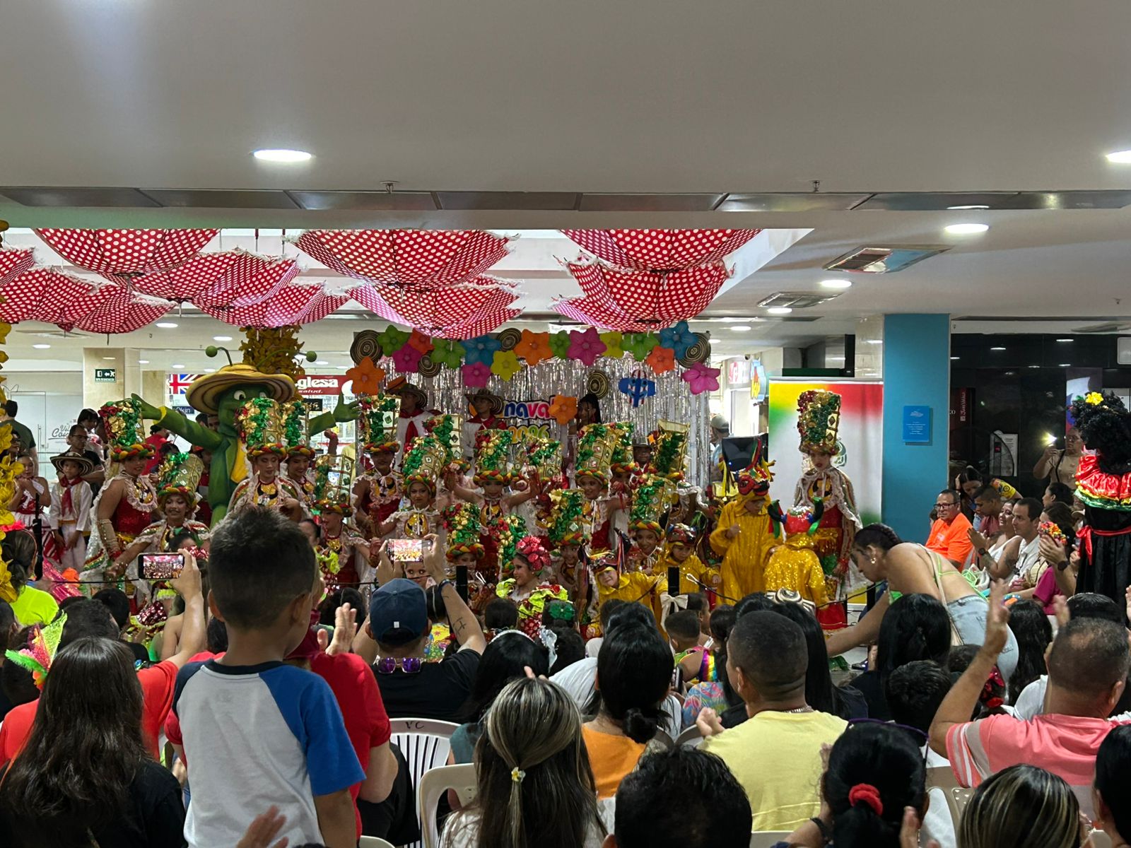 combinews-pacopaco-centro comercial villa country 25-01-26-17