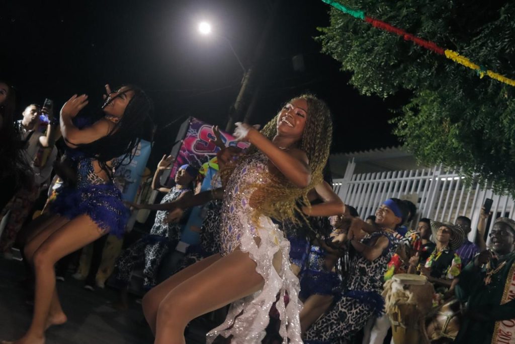 combinews-primera jornada de las coronaciones del Reinado Popular 2026-25